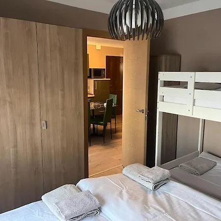 Nadiya App Pool, Parking Apartament